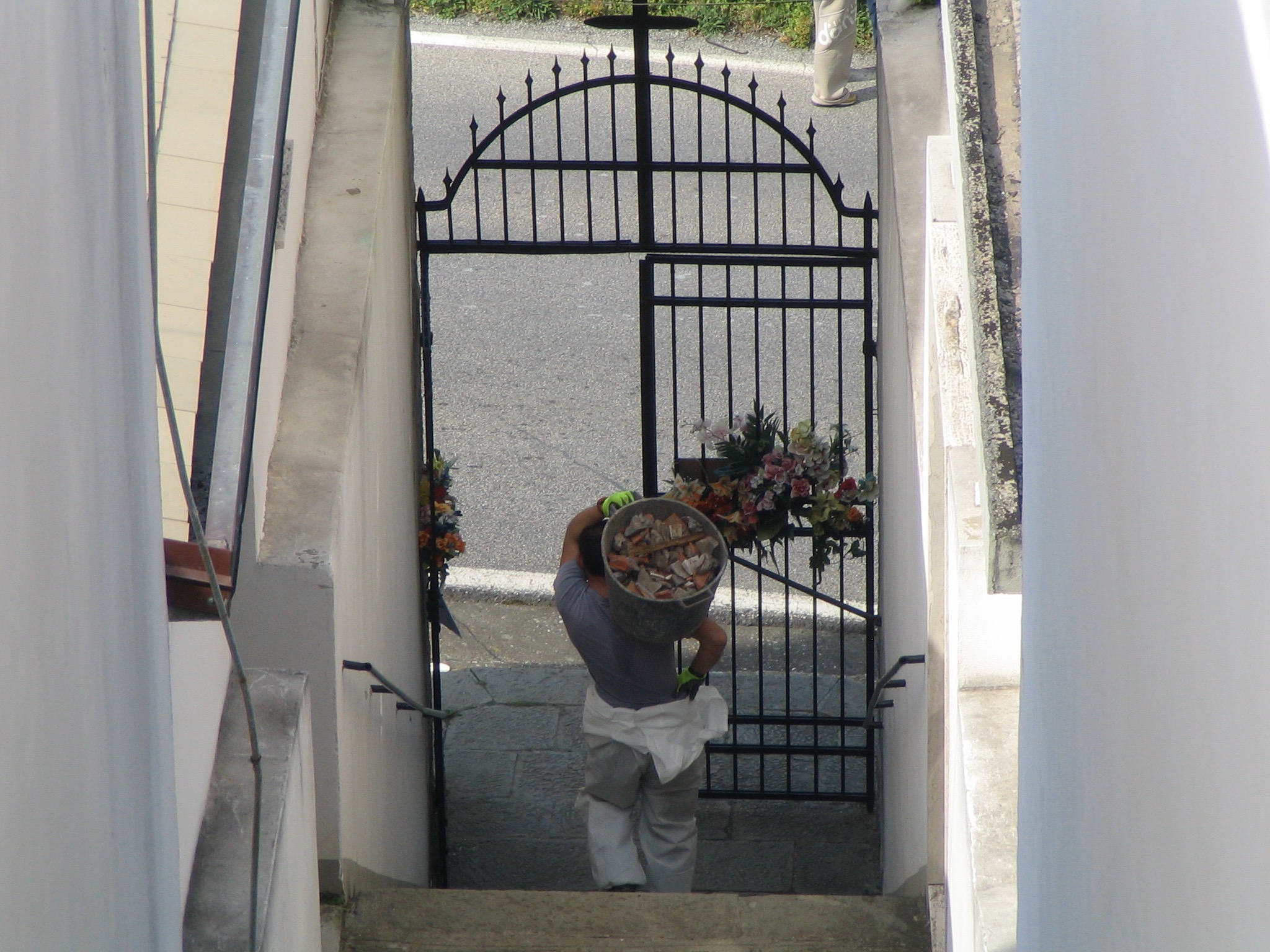 Ageless method of manually carrying rocks in Italy