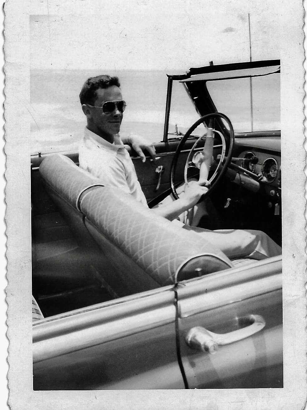 Dad driving convertible in Hawaii-car safety